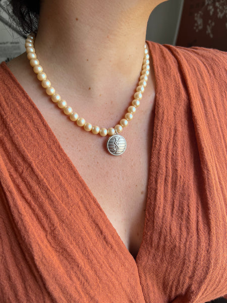 necklace pearl iris