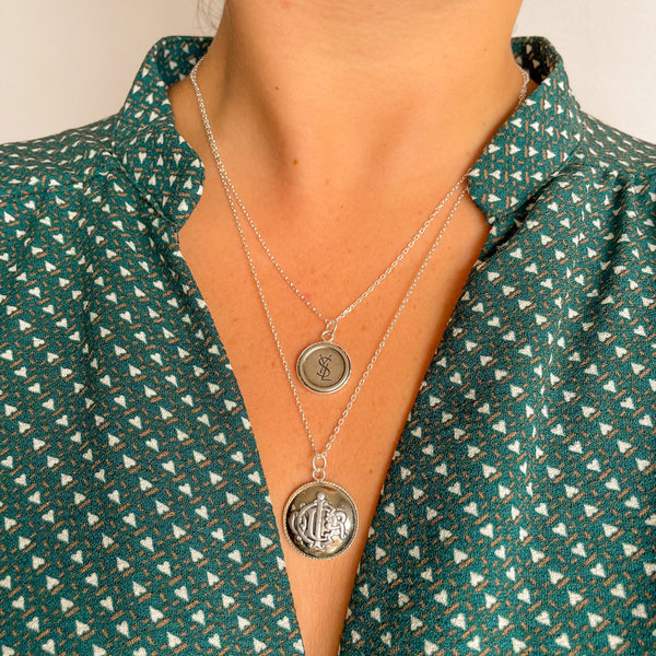 necklace anemone worn